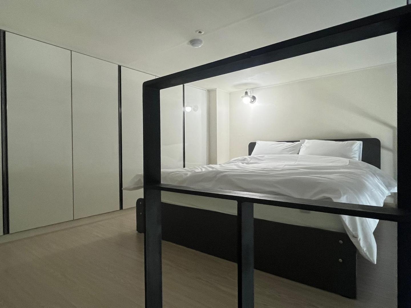 Chic Grey House Aparthotel *